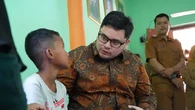 Belum Sekolah Karena Tak Miliki Akta Kelahiran, Mas Dhito Bantu Fasilitasi Seorang Bocah d...