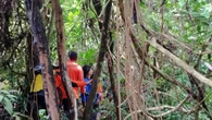 Pria Paruh Baya 5 Hari Hilang Misterius di Hutan Gowa, Tim SAR Pakai Drone Perluas Area Pe...