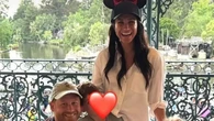 Sepatu Flat Birdie Meghan Markle Saat Liburan ke Disneyland Curi Perhatian, Harganya Rp1,6...