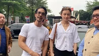 Momen Pertemuan Edward Akbar dan Kimberly Ryder di Polres Jakarta Selatan, Saling Tanya Ka...
