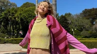 Gigi Hadid Hadirkan Sandal Stylish dengan Nuansa Sunset dan Ombak Pantai