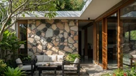 8 Desain Rumah Minimalis Batu Alam yang Bikin Tetangga Terpukau di 2025, Ini Tips Penerapa...