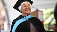 Usia Bukan Hambatan, Wanita 105 Tahun Raih Gelar Master di Stanford University AS