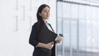 Berhenti Sok Keren, Begini Cara Elegan untuk Menonjol di Kantor