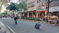 Kata Wisatawan usai Uji Coba Malioboro Full Pedestrian: Lebih Enak, Sejuk dan Tenang