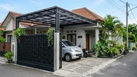 6 Model Carport dengan Dinding Roster, Bikin Sirkulasi Udara Lebih Baik