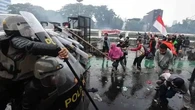Menko Airlangga Sampaikan Duka Cita kepada Korban Demo