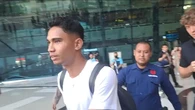 Pemain Oxford United Tiba di Bandara Soetta Jelang Piala Presiden 2025, Ada Marselino dan ...