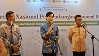 IHSG Tertekan, Bos OJK: Investasi di Pasar Modal Buat Jangka Panjang