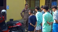 Bolos Sekolah, Pelajar SMP Ketahuan Merokok hingga Main Judi Online