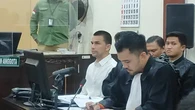 Sopir dan ART Jonathan Frizzy Dihadirkan Dalam Sidang Kasus Vape Obat Keras, Apa Kata Mere...