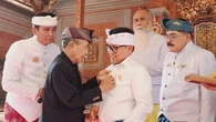 Puri Ageng Blahbatuh Beri Gelar Warga Kehormatan kepada Cak Imin