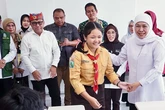 Momen Khofifah Terpikat Lagu Osing Siswi Sekolah Rakyat Banyuwangi, Berakhir Undangan ke G...