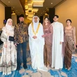 Potret Ahmad Dhani dan Mulan Jameela Kondangan di Bali, Tampil Elegan dengan Gaya Vintage