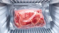 Kesalahan Penyimpanan Daging yang Bikin Kering, Ini Cara yang Benar