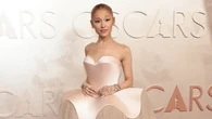 Lirik Lagu Supernatural Ariana Grande yang Kembali Viral, Termasuk berkat Kim Seon Ho Smil...