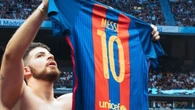 Na casa do Real Madrid, streamer comemora vitória no boxe com camisa de Messi