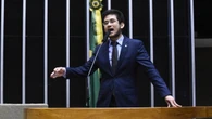 Kim Kataguiri quer barrar uso pessoal de carro oficial