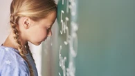 Professora cria projeto para alunos com ansiedade matemática