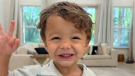 Criança famosa no TikTok morre aos 2 anos após acidente de carro