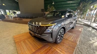 Sem eletrificação, CS75 estreia com pretensão premium