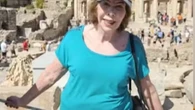 Aos 85 anos, influenciadora mostra o mundo viajando sozinha