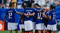 Com show de mbappe & cia, França atropela Suécia e pega Paraguai
