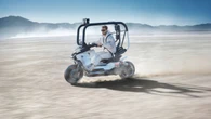 BMW apresenta Vision CE e retoma conceito de scooter sem capacete