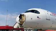 Avião "novinho" bate em ave e precisa retornar ao aeroporto