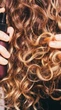 Hidratação do cabelo com azeite de oliva: descubra o segredo de beleza das cacheadas