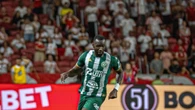 Jogador da Chape dança música do Vasco após eliminar Botafogo