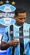 Apresentado no Grêmio, João Lucas destaca intensidade e diz estar pronto para oportunidade