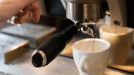 Nunca faça isso com a sua cafeteira de cápsulas e evite prejuízo