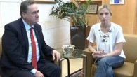 Chanceler de Israel ataca Lula em vídeo com jovem brasileira