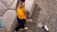 Aspirador de pó vertical é queridinho por apenas R$ 109; já viu?