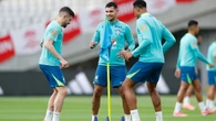Titular da seleção dá susto em campo às vésperas de apresentação