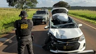 VÍDEO: traficante bate carro com 700kg de maconha durante fuga