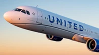 Falha em radares e rádios da FAA suspende voos em Newark