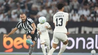 Com hat-trick, Botafogo bate Corinthians e coloca rival no Z4