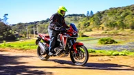 Honda faz recall da Africa Twin por falha em interruptor