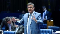 Carlos Viana se destaca em três cenários de pesquisa para Senado