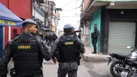 Polícia Militar retira lombadas criminosas em comunidade de SP