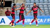 Flamengo vence time suíço e segue preparação durante a Copa