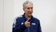 Parreira segue estável e respirando com ajuda de aparelhos