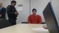 Empresário reage ao saber que seguirá preso por morte de gari