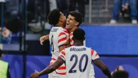 EUA goleiam Paraguai e fazem história na Copa