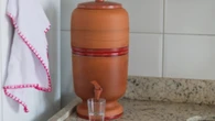 Filtro de barro vira item de luxo e pode custar até R$ 3 mil