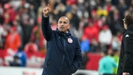 Seleção demite técnico após goleada na 1ª rodada da Copa