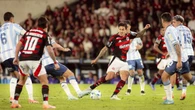 Com braço fraturado, Pedro é desfalque confirmado contra o Racing