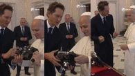 Papa recebe volante da Ferrari e fãs brincam com “ajuda divina”